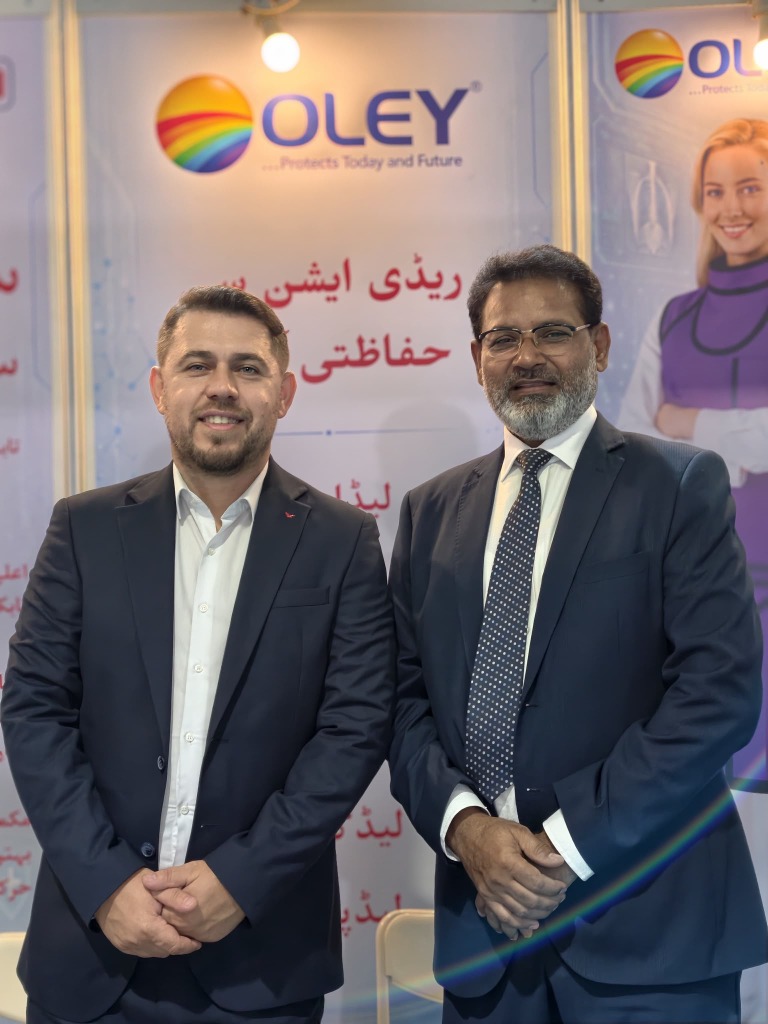 Health Asia - Oley Tıbbi Heyeti ve Ziyaretçiler