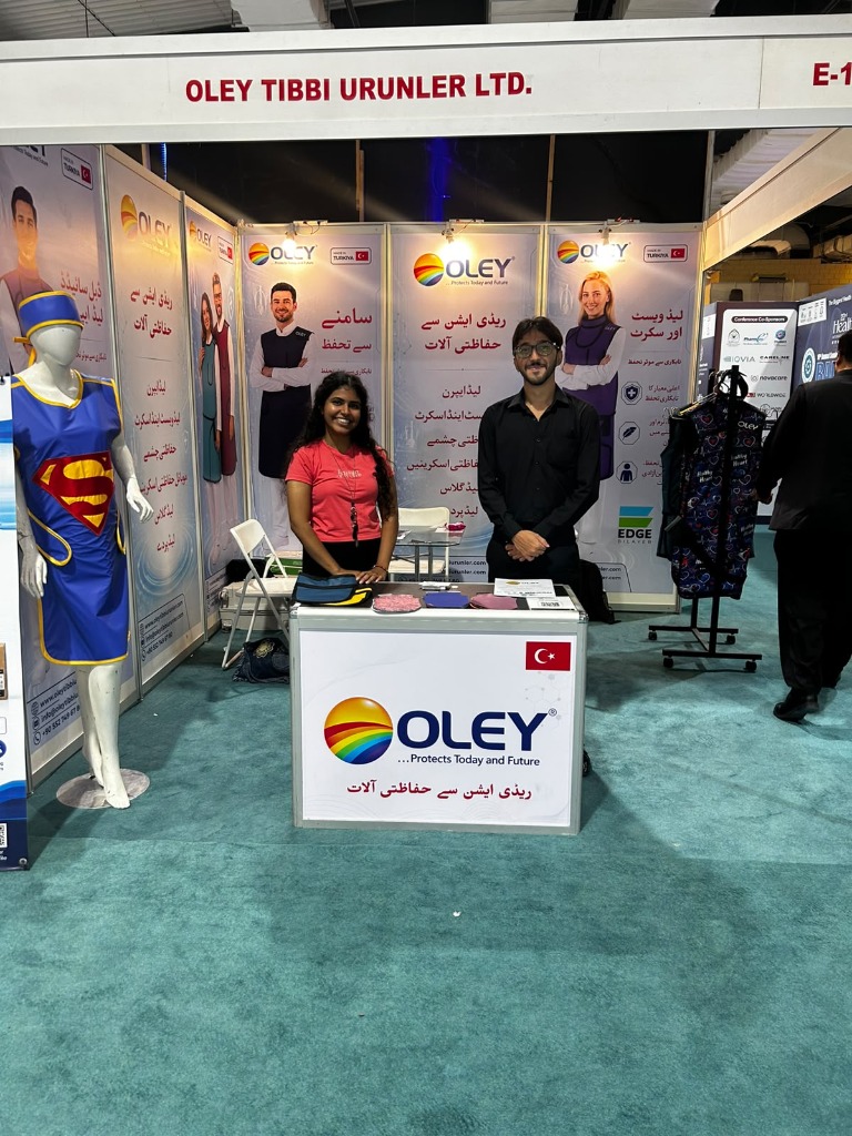 Health Asia - Stand Görünümü ve Önlük Sergileme